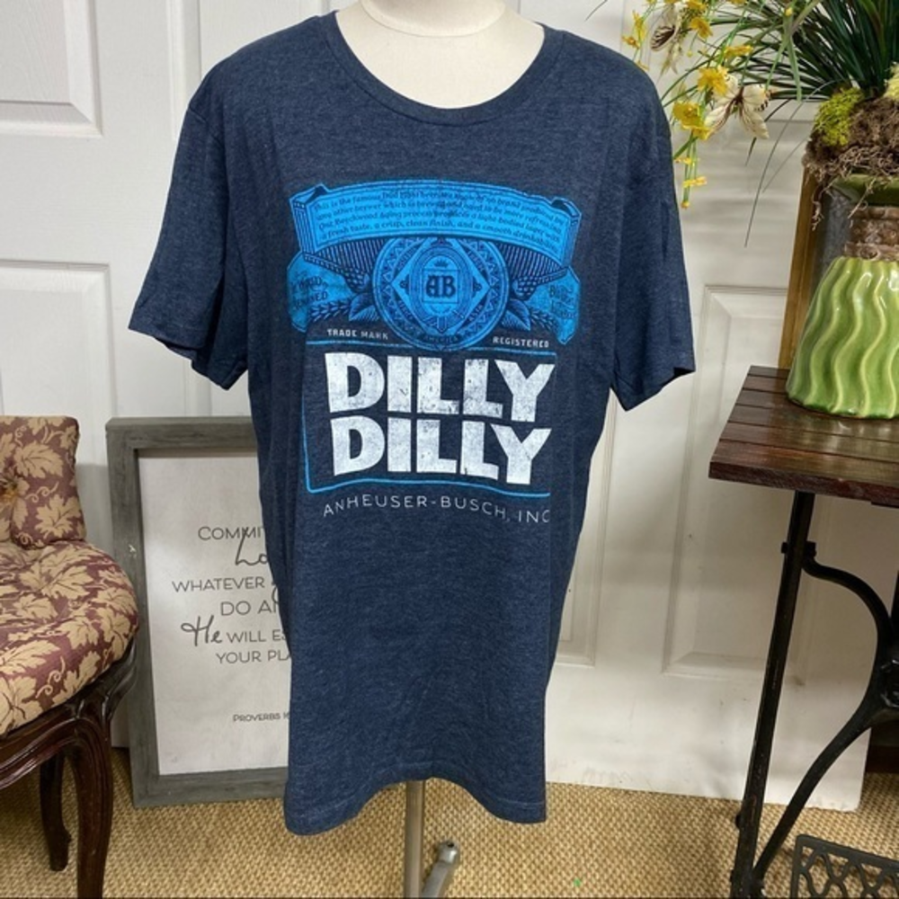 Old Navy Dilly Dilly Budweiser T-Shirt L‎